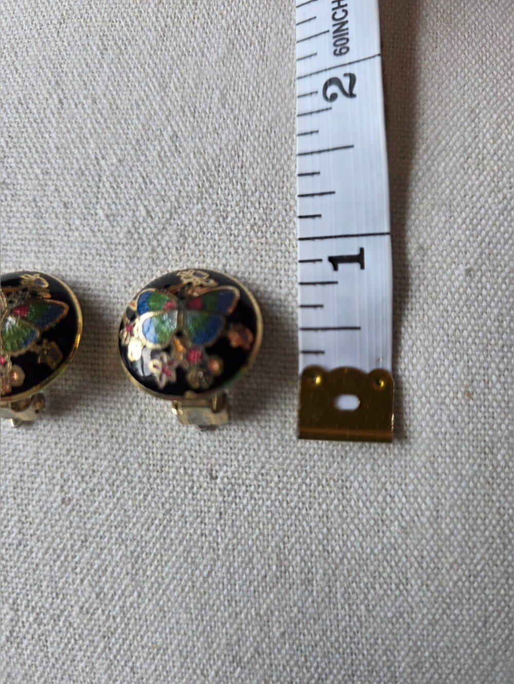 Vintage cloisonné clip-on earrings featuring a butterfly and floral motif - Picture 3 of 4